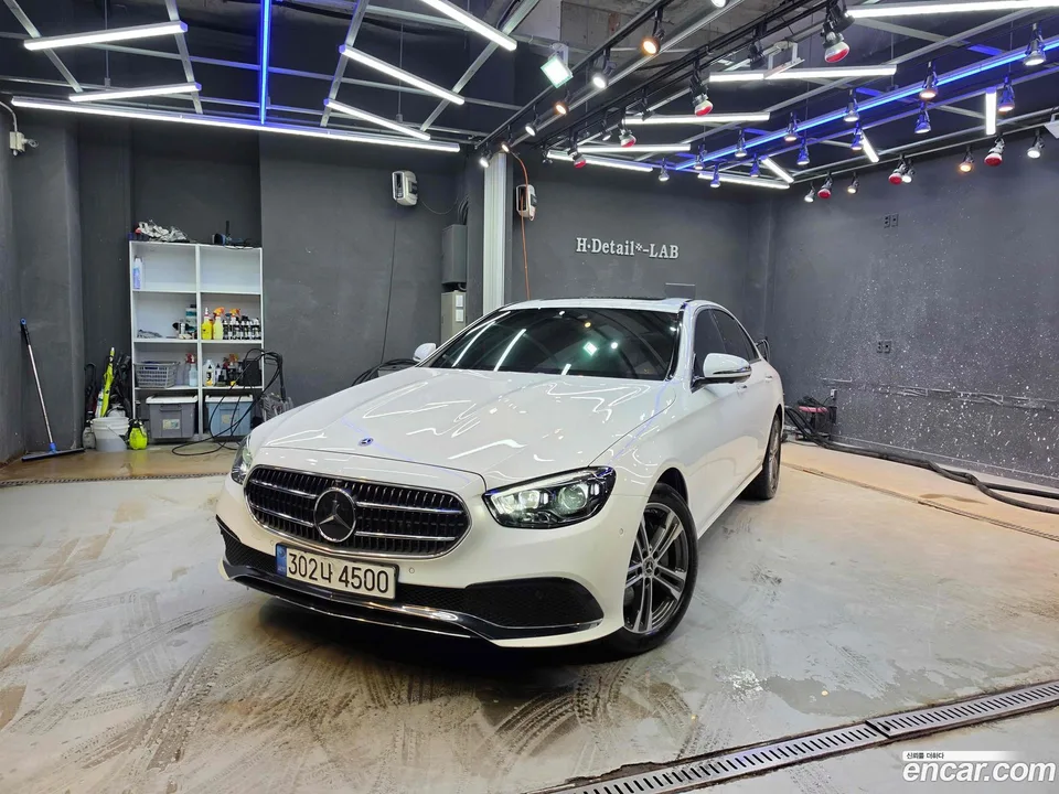 Mercedes-Benz E-Class E350 4MATIC 2022 — миниатюра 3