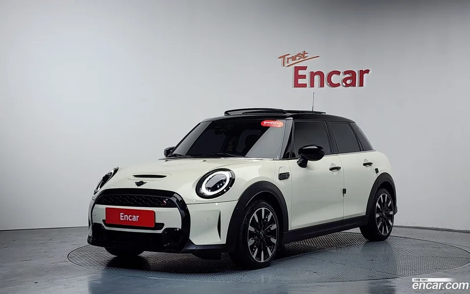 MINI Cooper S 5 2022 — фото 1, купить с доставкой в Москву