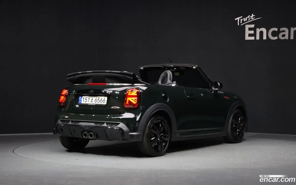 MINI Cooper S Convertible JCW 2024 — миниатюра 2