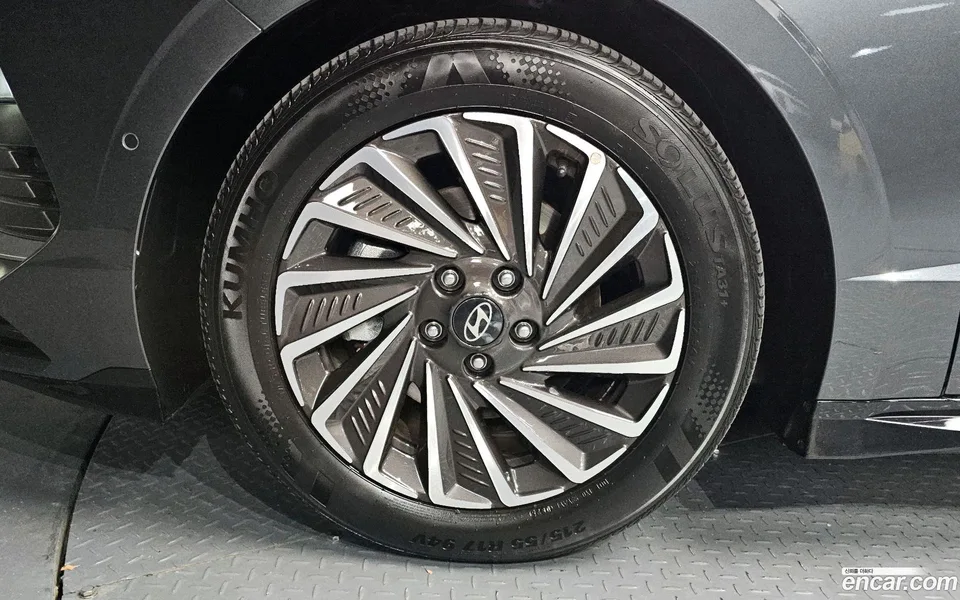 Hyundai Sonata The Edge Hybrid 2025 — миниатюра 5