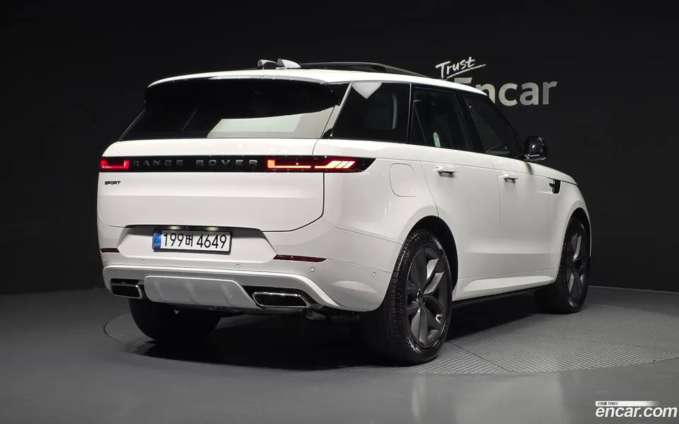 Land Rover Range Rover Sport P550E HSE 2025 — миниатюра 2
