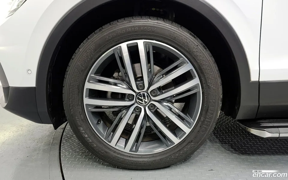 Volkswagen Tiguan 2.0 TDI 2022 — миниатюра 5