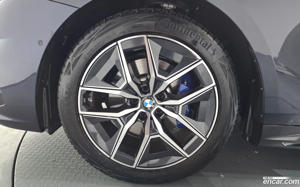 BMW 5 Series 520i M 2024 — миниатюра 5