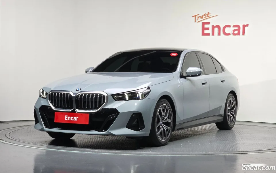 BMW 5 Series 523d xDrive M 2024 — фото 1, купить с доставкой в Москву