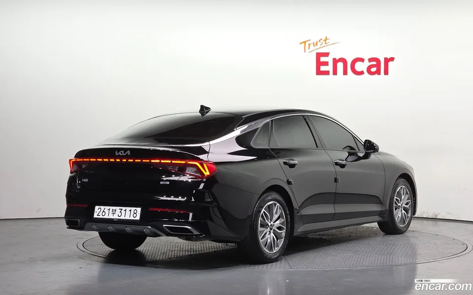 Kia K5 Hybrid 2023 — миниатюра 2
