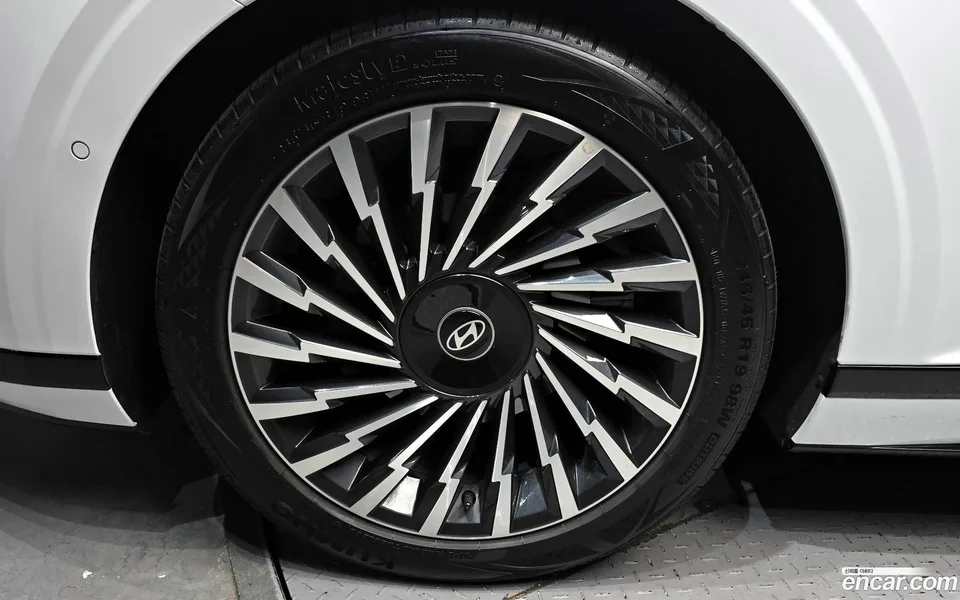 Hyundai Grandeur Hybrid 2024 — миниатюра 5