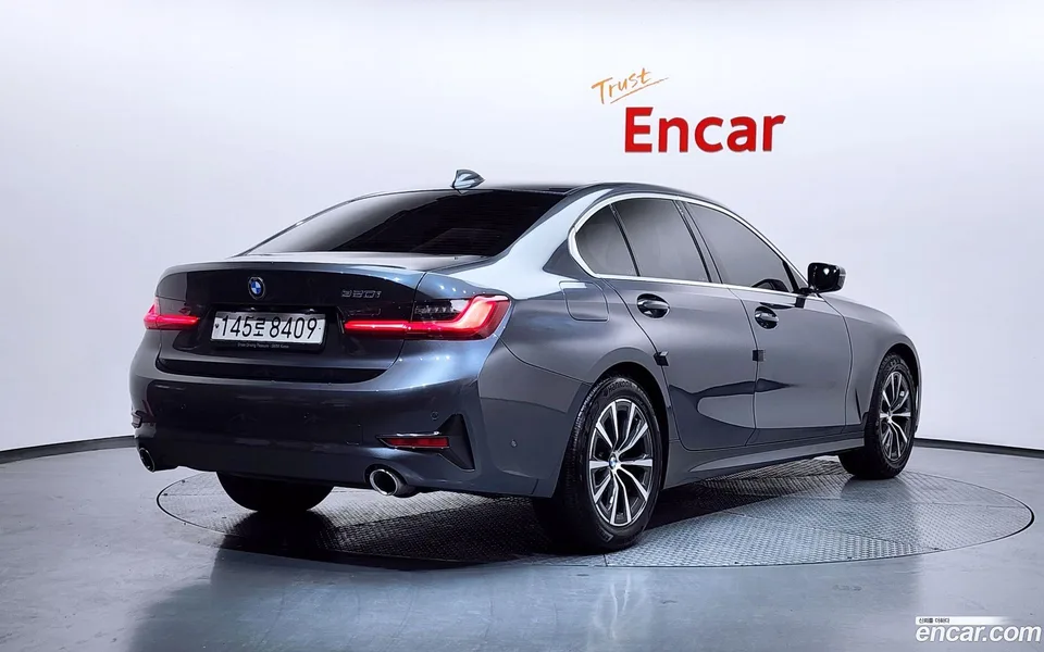 BMW 3 Series 320i 2022 — миниатюра 2