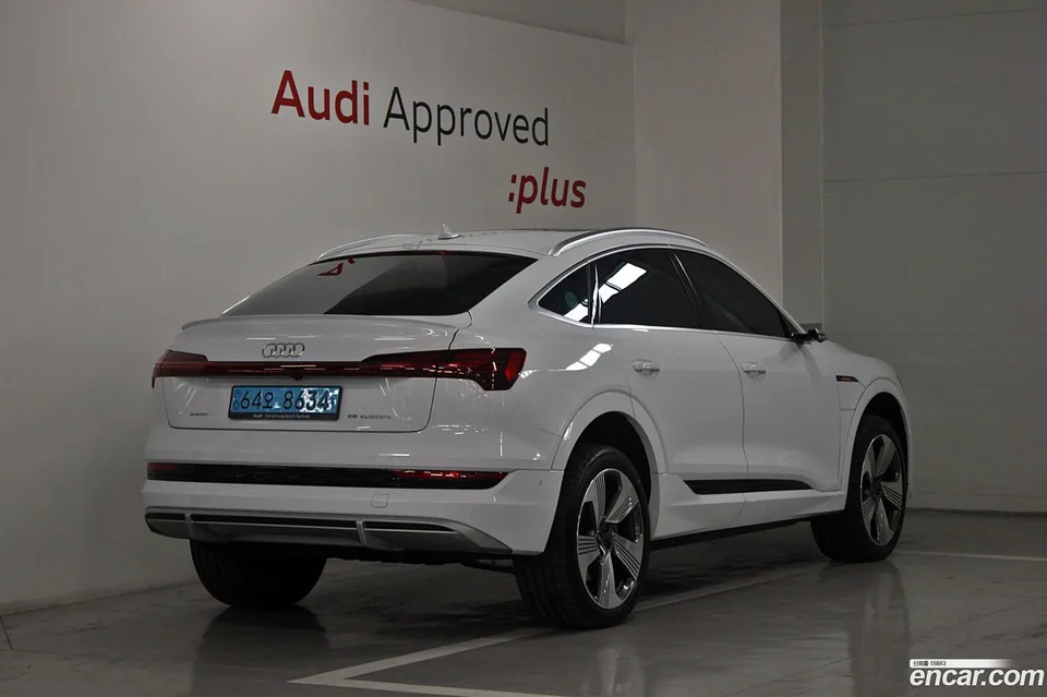Audi e-tron 55 2023 — миниатюра 2