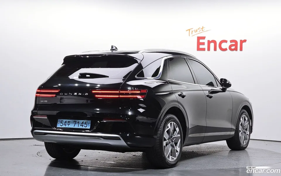 Genesis Electrified GV70 e-AWD 2022 — миниатюра 2