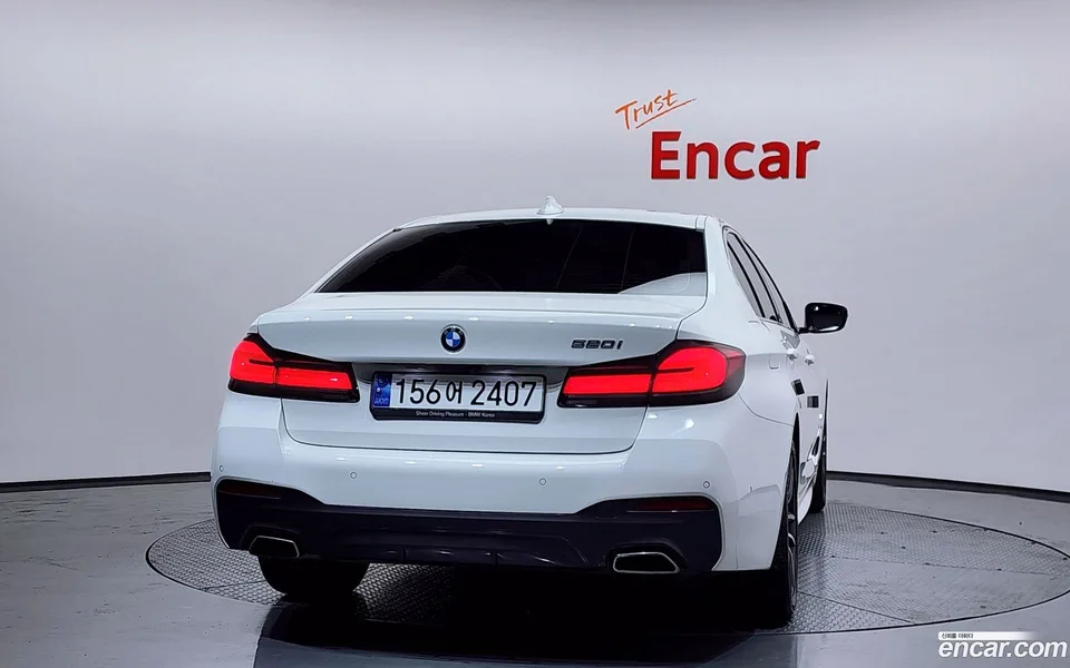 BMW 5 Series 520i M 2023 — миниатюра 4