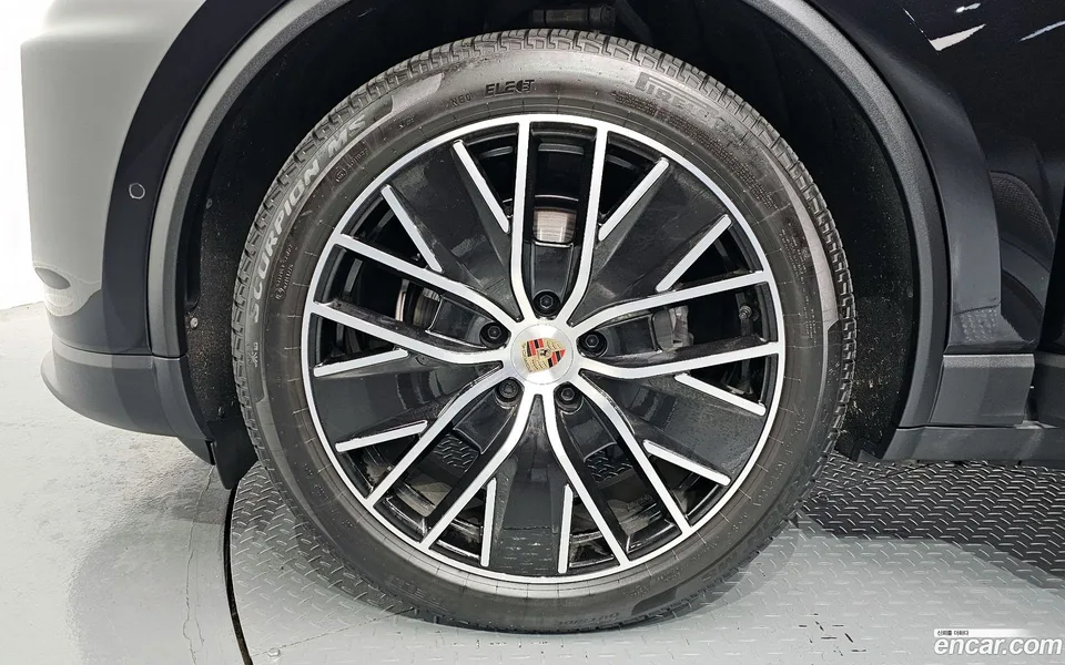 Porsche Macan Electric 4 2025 — миниатюра 5