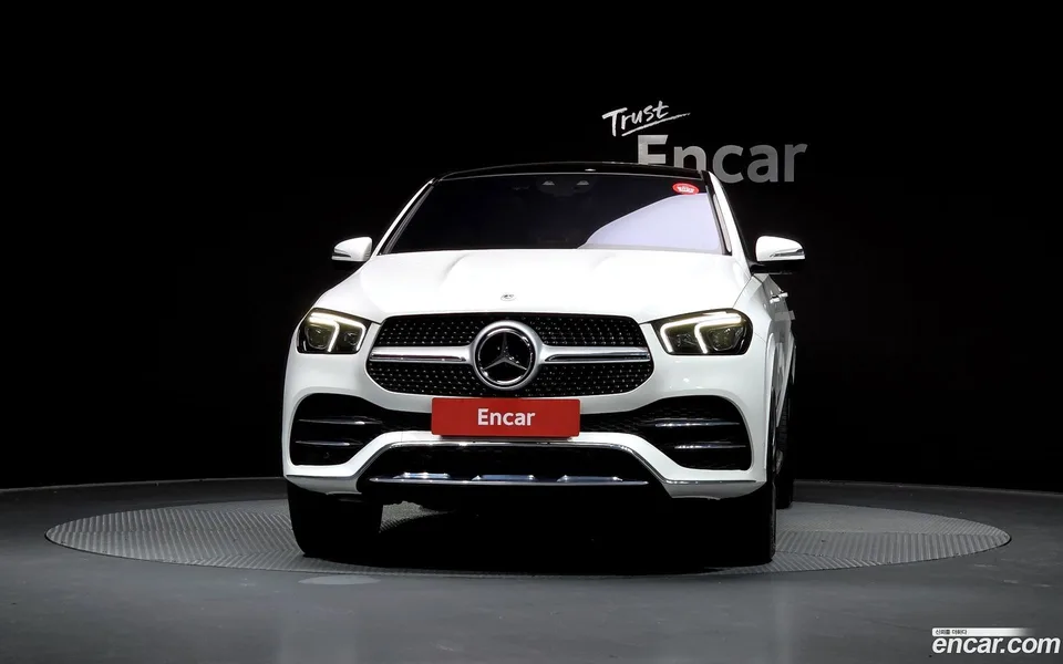 Mercedes-Benz GLE-Class GLE400d 4MATIC 2023 — миниатюра 3