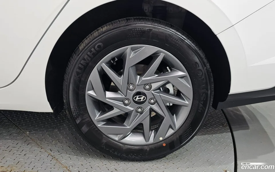 Hyundai Avante CN7 Hybrid 2025 — миниатюра 5
