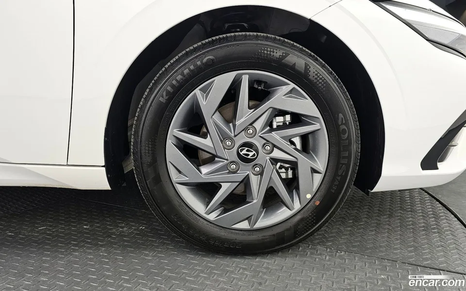 Hyundai Avante CN7 Hybrid 2025 — миниатюра 5