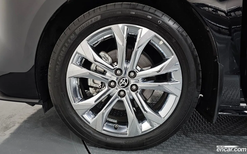 Toyota Sienna 2.5 2WD 2023 — миниатюра 5