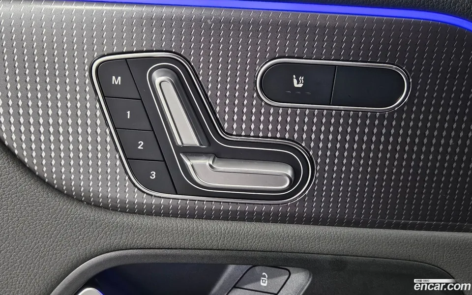 Mercedes-Benz EQB EQB300 4MATIC 2023 — миниатюра 5