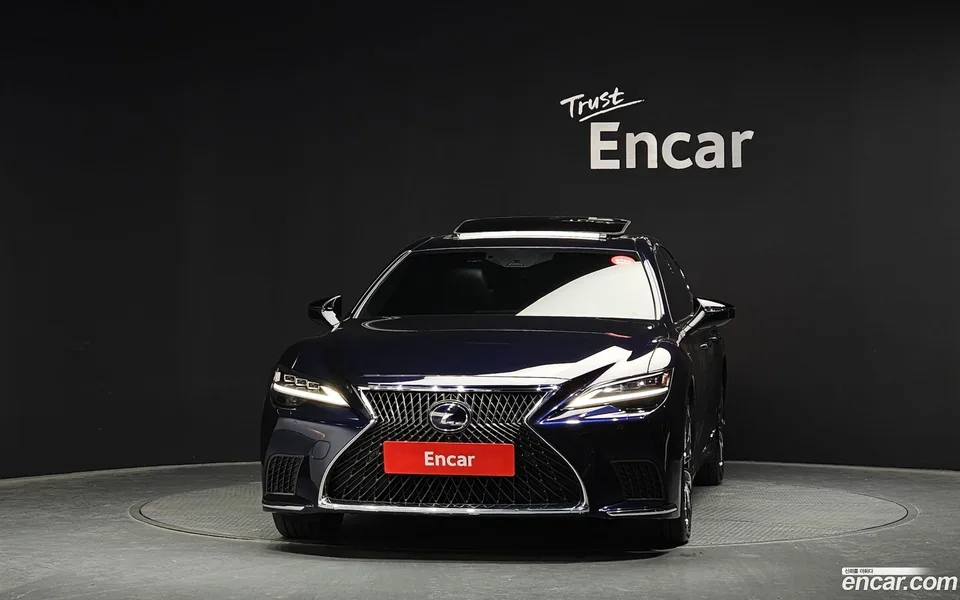 Lexus LS 500h 3.5 AWD 2022 — миниатюра 3