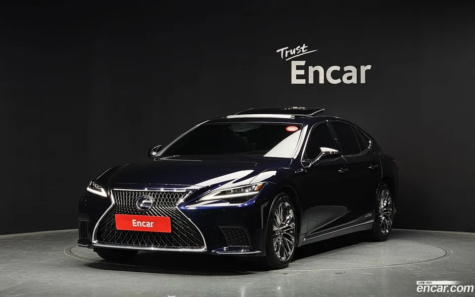 Lexus LS 500h 3.5 AWD 2022 — фото 1, купить с доставкой в Москву