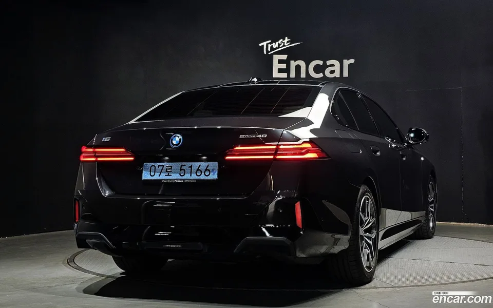 BMW i5 eDrive 40 M 2025 — миниатюра 2
