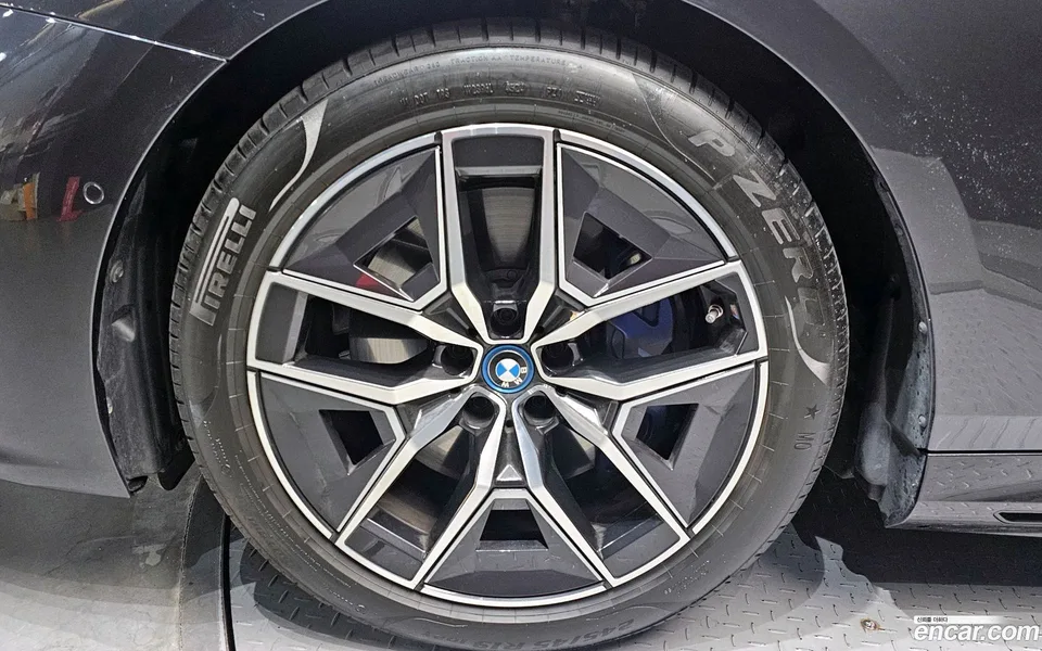 BMW i5 eDrive 40 M 2025 — миниатюра 5