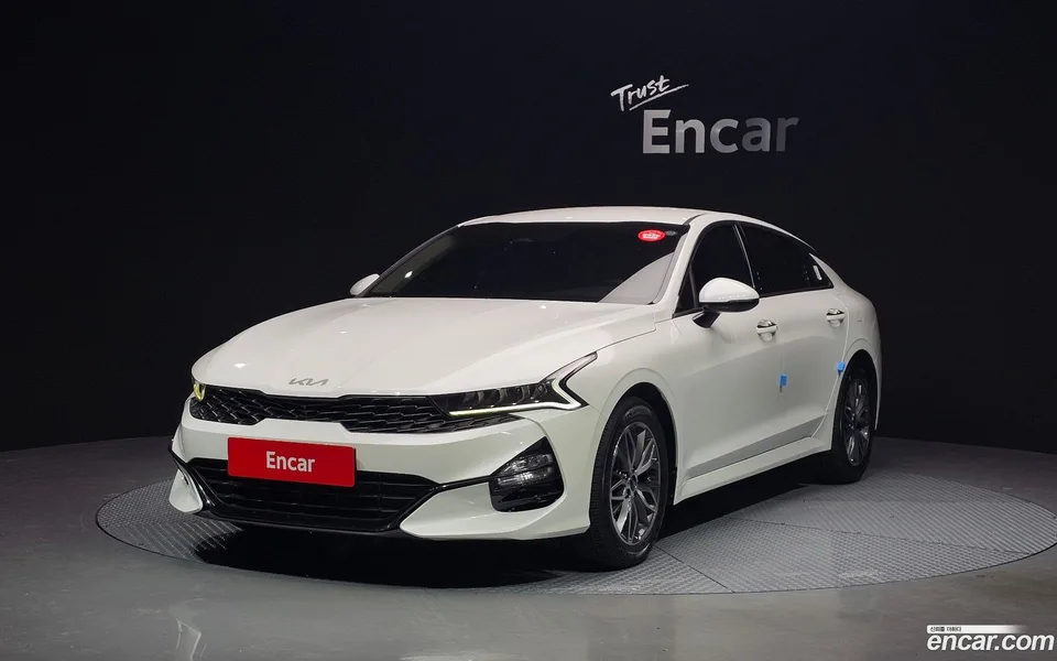 Kia K5 2.0 2023 — фото 1, купить с доставкой в Москву