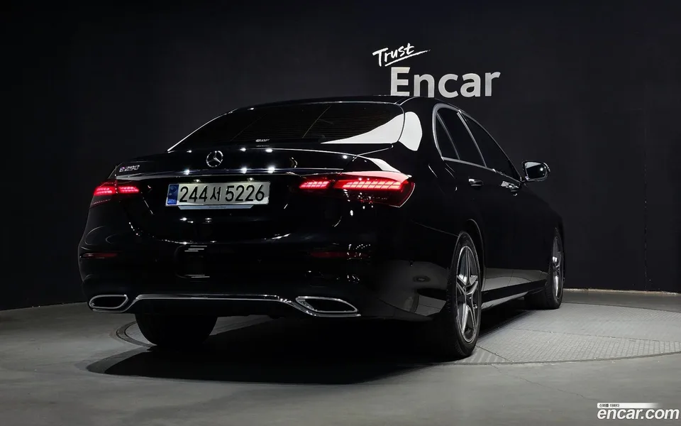 Mercedes-Benz E-Class E250 AMG Line 2023 — миниатюра 2