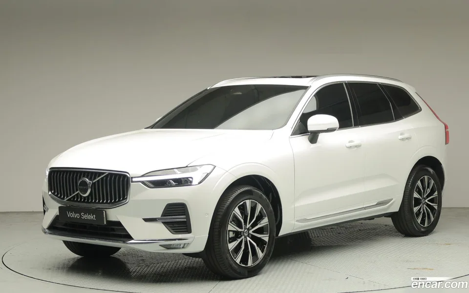 Volvo XC60 B5 2025 — фото 1, купить с доставкой в Москву