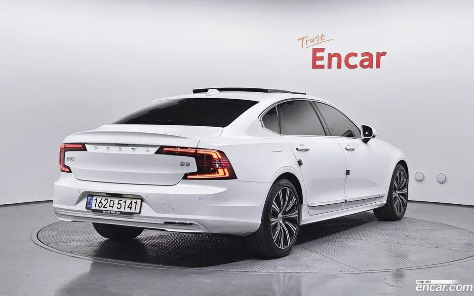 Volvo S90 B5 2022 — миниатюра 2