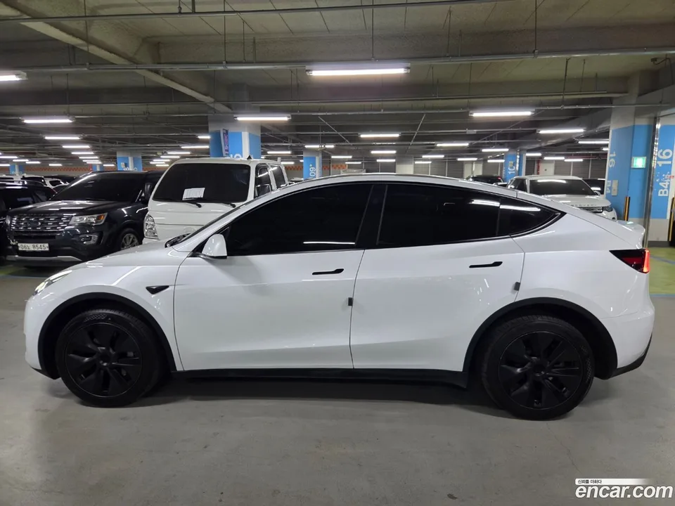 Tesla Model Y AWD 2024 — миниатюра 5