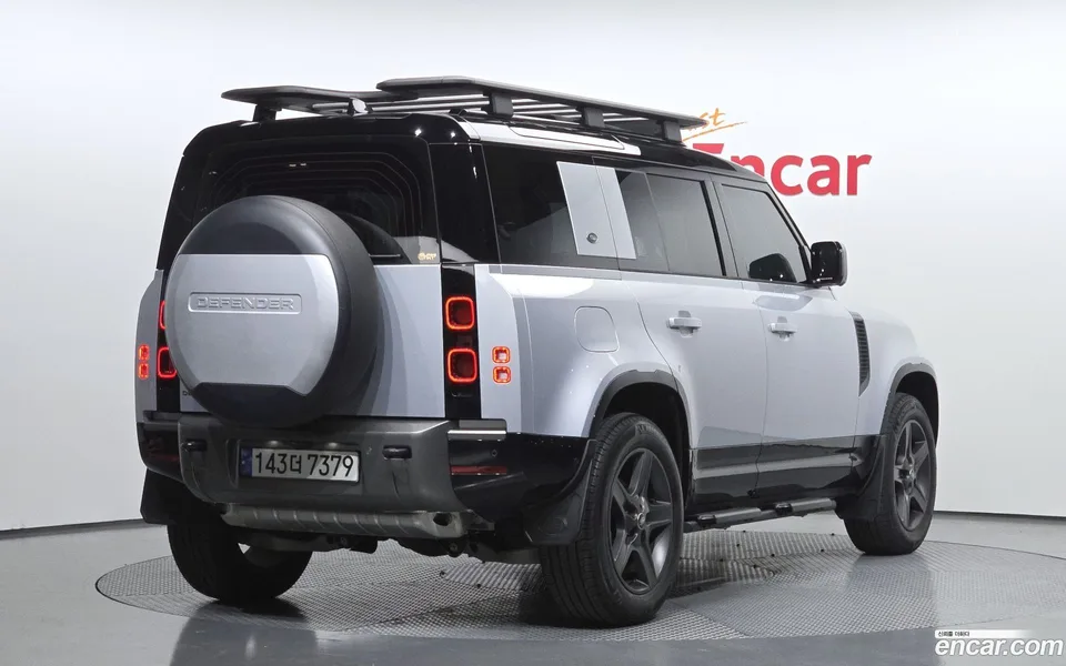 Land Rover Defender 110 P300 X- SE 2024 — миниатюра 2