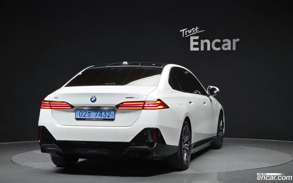 BMW i5 eDrive 40 M 2025 — миниатюра 2