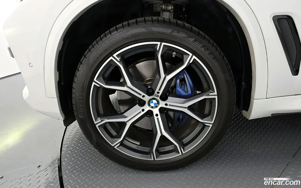 BMW X5 xDrive 40i M 2023 — миниатюра 5