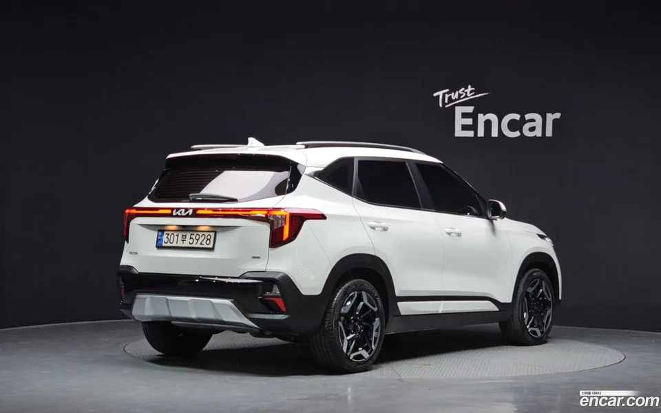 Kia Seltos 2.0 4WD 2023 — миниатюра 2