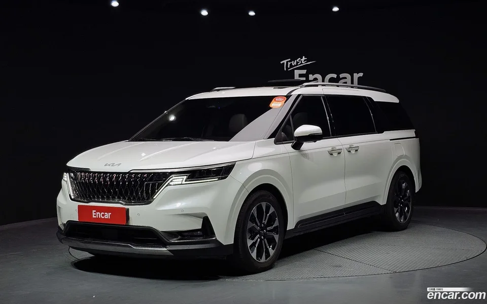 Kia Carnival 9 2023 — фото 1, купить с доставкой в Москву