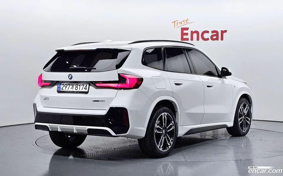 BMW X1 sDrive 20i M 2023 — миниатюра 2