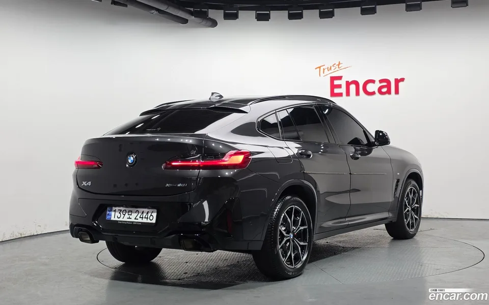 BMW X4 xDrive20i M 2023 — миниатюра 2
