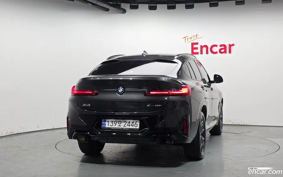 BMW X4 xDrive20i M 2023 — миниатюра 4