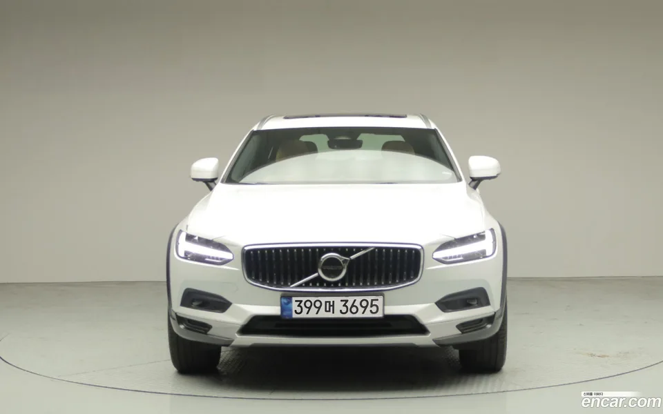 Volvo V90 Cross Country B5 AWD 2025 — миниатюра 3