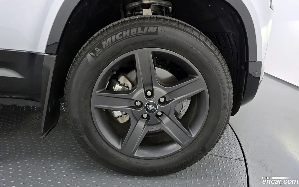 Land Rover Defender 110 P300 X- SE 2024 — миниатюра 5