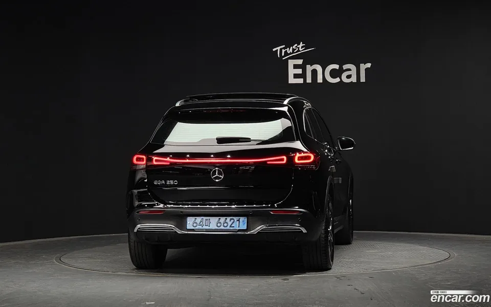 Mercedes-Benz EQA EQA250 AMG 2022 — миниатюра 4