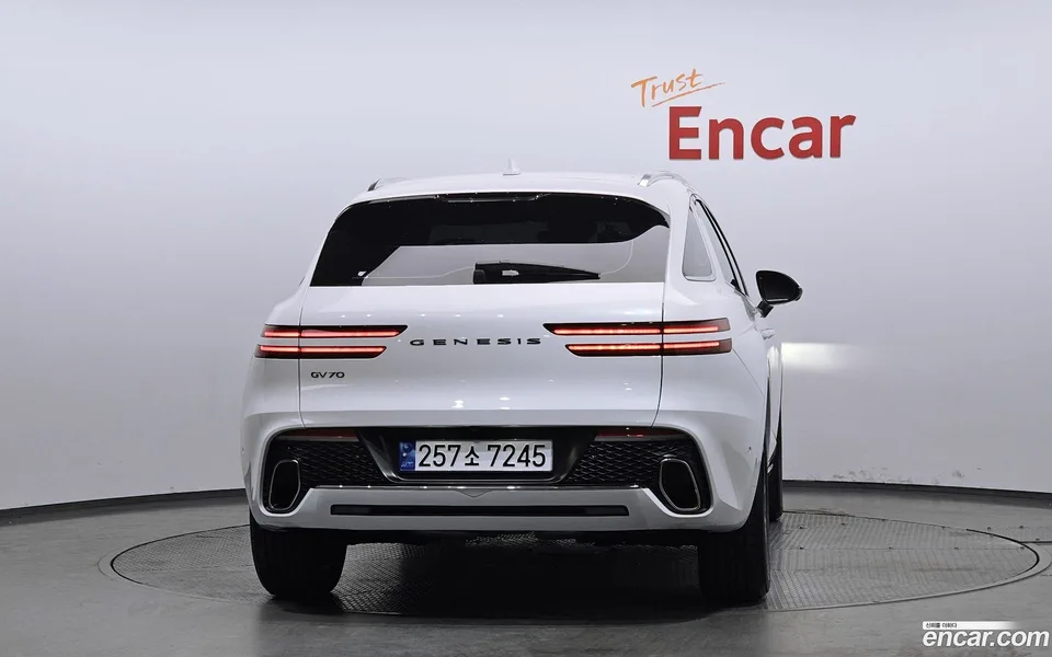 Genesis GV70 2.5T 2WD 2023 — миниатюра 4