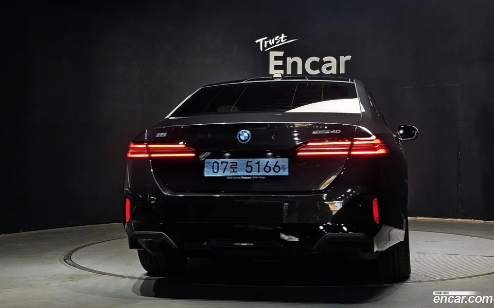 BMW i5 eDrive 40 M 2025 — миниатюра 4