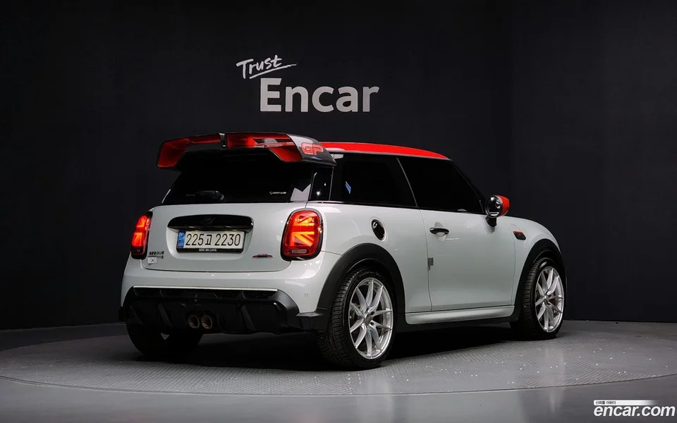 MINI Cooper S JCW 2023 — миниатюра 2