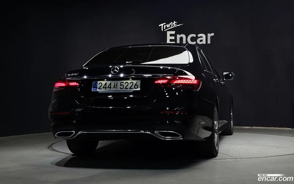 Mercedes-Benz E-Class E250 AMG Line 2023 — миниатюра 4