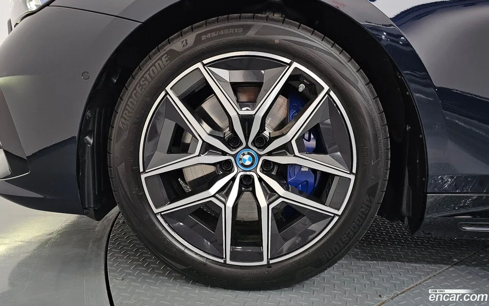BMW i5 eDrive 40 M 2025 — миниатюра 5