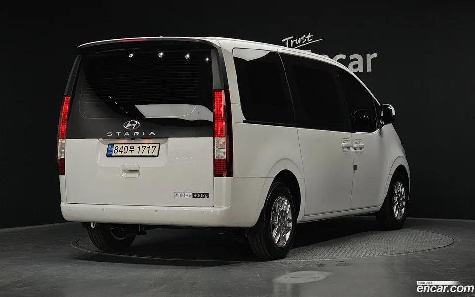 Hyundai Staria 3 2023 — миниатюра 2