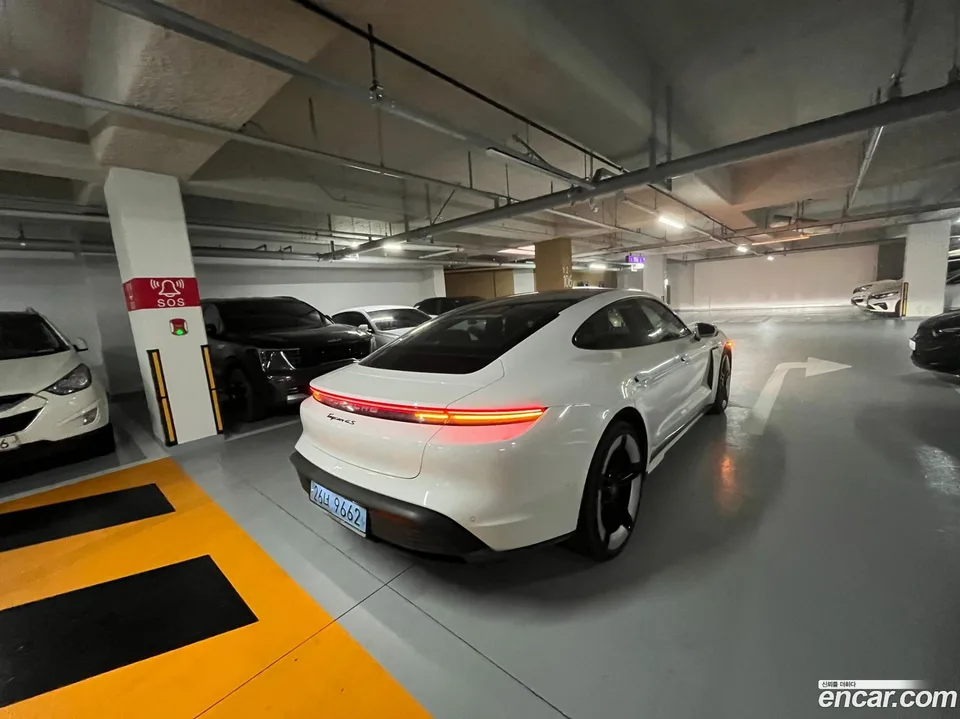 Porsche Taycan 4S 2025 — миниатюра 5