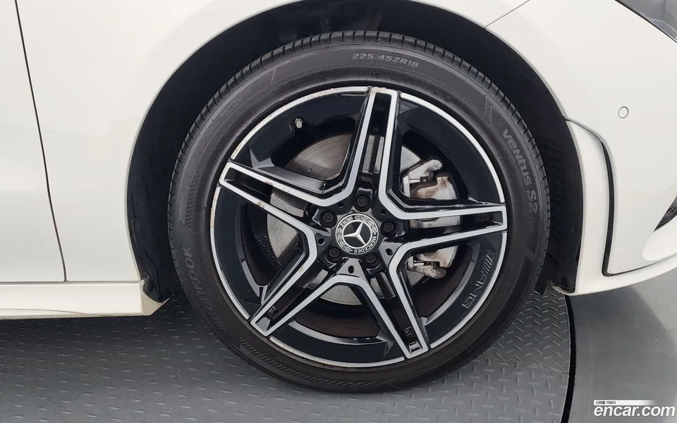 Mercedes-Benz CLA-Class CLA250 4MATIC 2022 — миниатюра 5