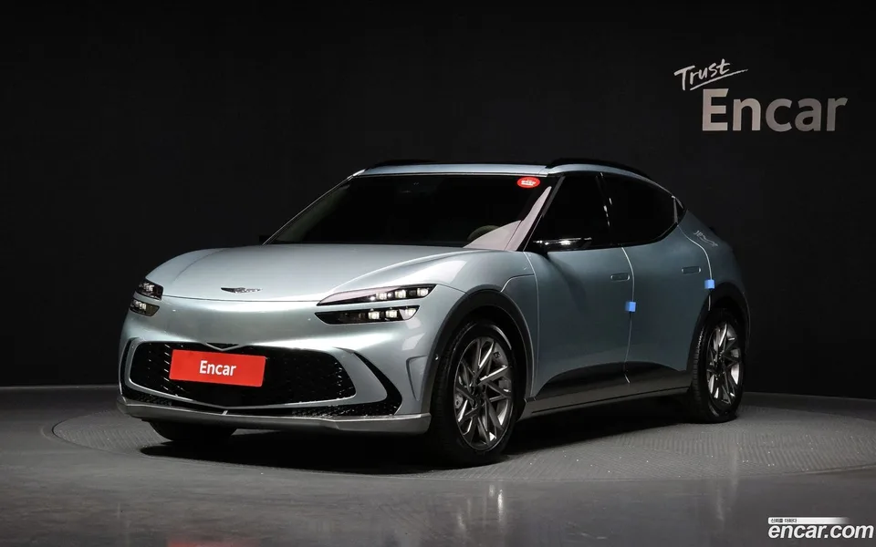 Genesis GV60 AWD 2023 — фото 1, купить с доставкой в Москву