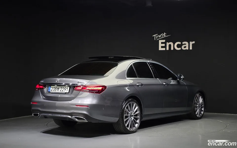 Mercedes-Benz E-Class E350 4MATIC AMG Line 2022 — миниатюра 2